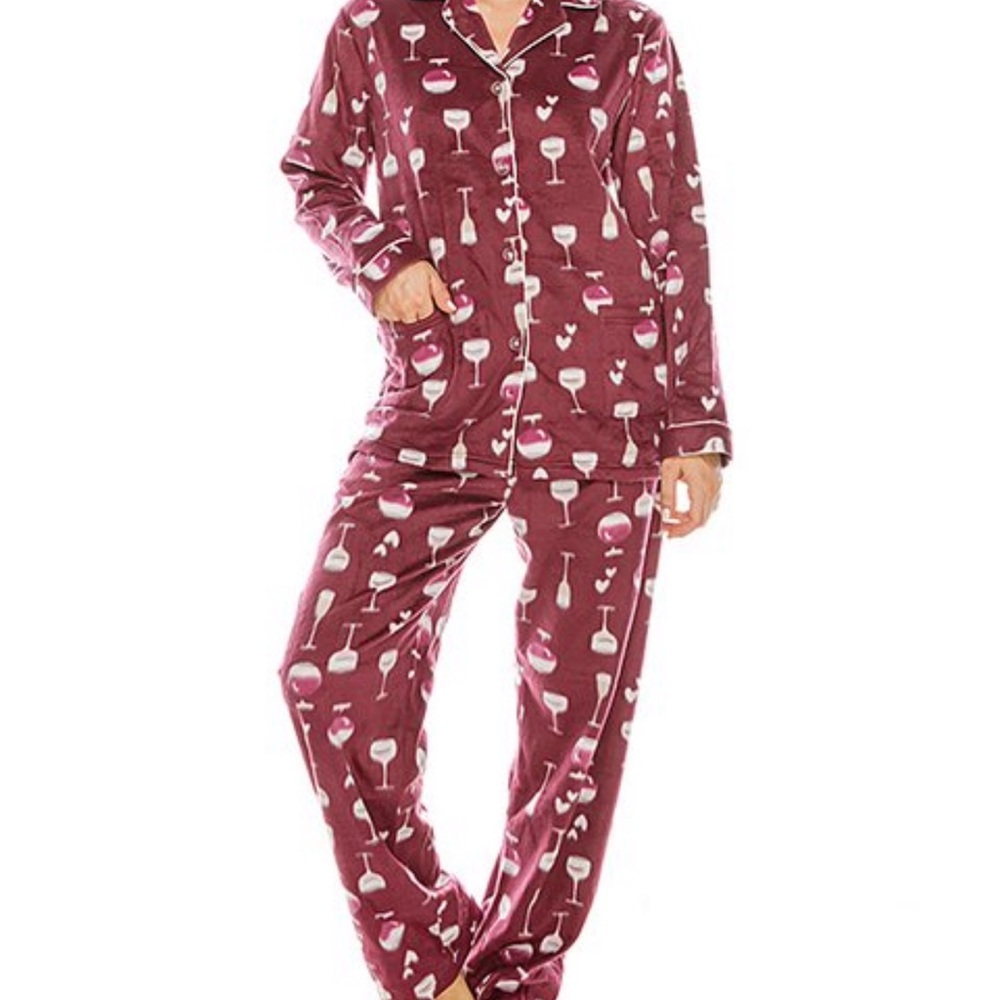 NWOT Cozy front pocket fleece, wine themed pajamas